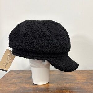 Universal Threads Faux Sherpa Black Fuzzy Newsboy Cap
